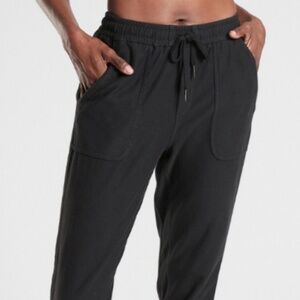 Athleta Farallon Jogger in Black Sz 0